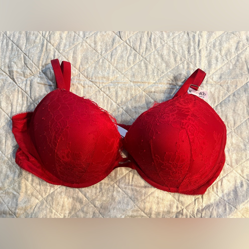 Victoria's Secret Vibrant Red Lace Bra